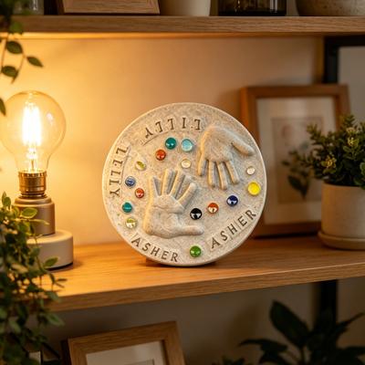 Kit de Dalle de Pas à Pas avec Empreinte de Main DIY, Cadeau Souvenir d'Artisanat pour la Fête des Mères, Ensemble de Fabrication de Pierre de Jardin avec Pierres Colorées pour Décoration Intérieure Extérieure
