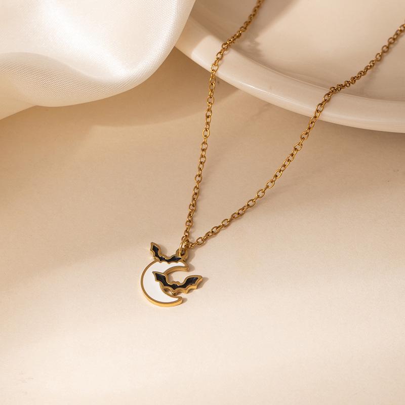 European & American Christmas Cartoon Moon Bat Pendant Necklace, Creative Clavicle Chain Gift for Women