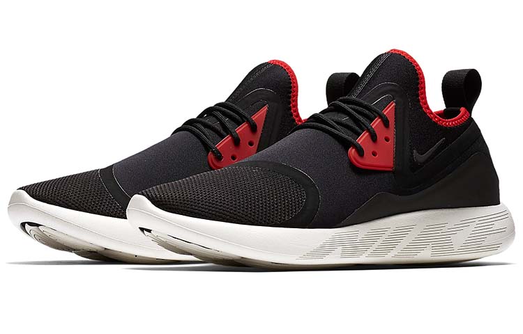 Men's Sneakers Nike LunarCharge Essential