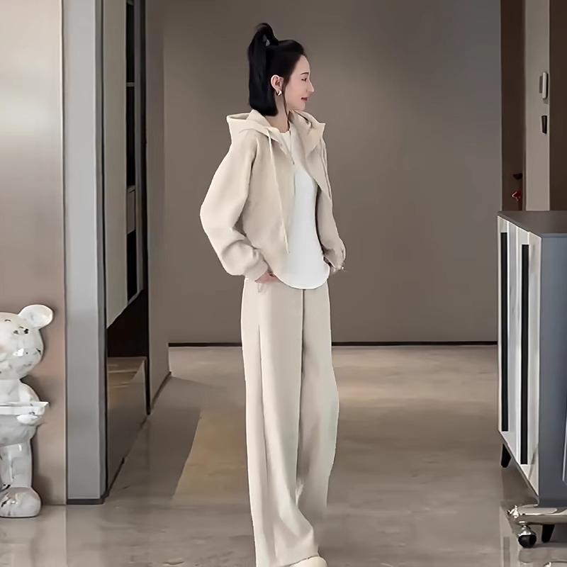 Europeisk Dame Pluss Størrelse Høst Fritid Sportsklær: Slankende, Stilig Todelt Gensersett for Aldere 25-45, Passer opp til 136 kg