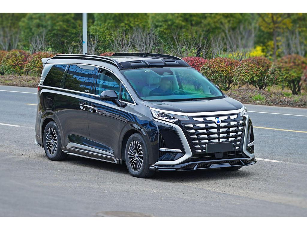 2022 BYD Denza D9 DC Body Kit: Front Splitter, Lip, Rear Spoiler, Side Skirts, Roof Spoiler, Roof Rack.