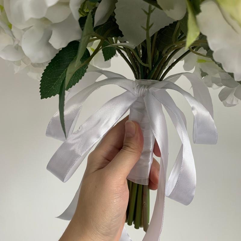 Customized Wedding Bridal Flower Bouquet Silk Artificial White Rose Bouquet Bridal Bouquet for Wedding Bride Floral Arrangement