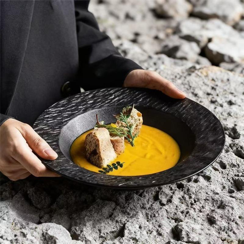 Western Ceramic Dinner Plate Black White Matte Steak and Pasta Dishes Round Salad and Dessert Plate for Home Use Hotel Tableware
