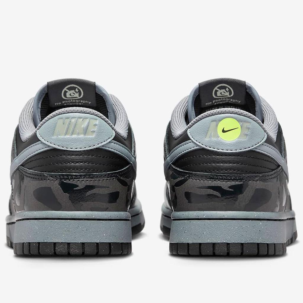 Nike Baskets Dunk Low Retro "Berlin" Édition Ville, Off Noir/Noir/Gris Froid, Graphisme Gravé au Laser & Charme Perforant. 23,0 cm. Modèle FZ3053-001