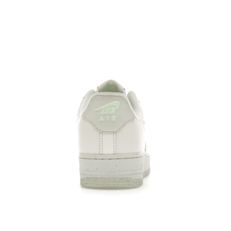 Nike WMNS Air Force 1 '07 SE Next Nature 'Sail Liquid Metal' FN8540-100 Damen Freizeitsneakers