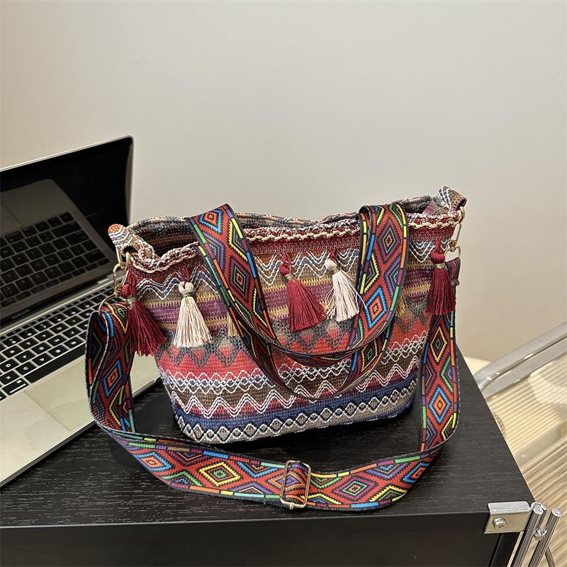Bohemian Large-capacity Fringed Vacation Beach Bag Retro Versatile and Simple Single-shoulder Bag