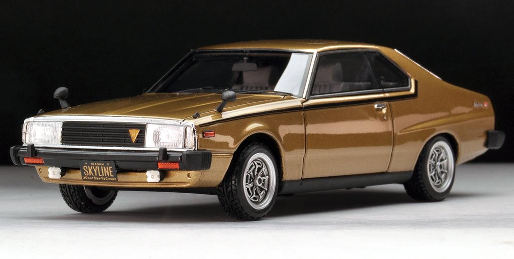 Ignition Nissan Skyline Golden Car Finished Product model×TOMYTEC 1/43 T-IG4307 2000GT-ES