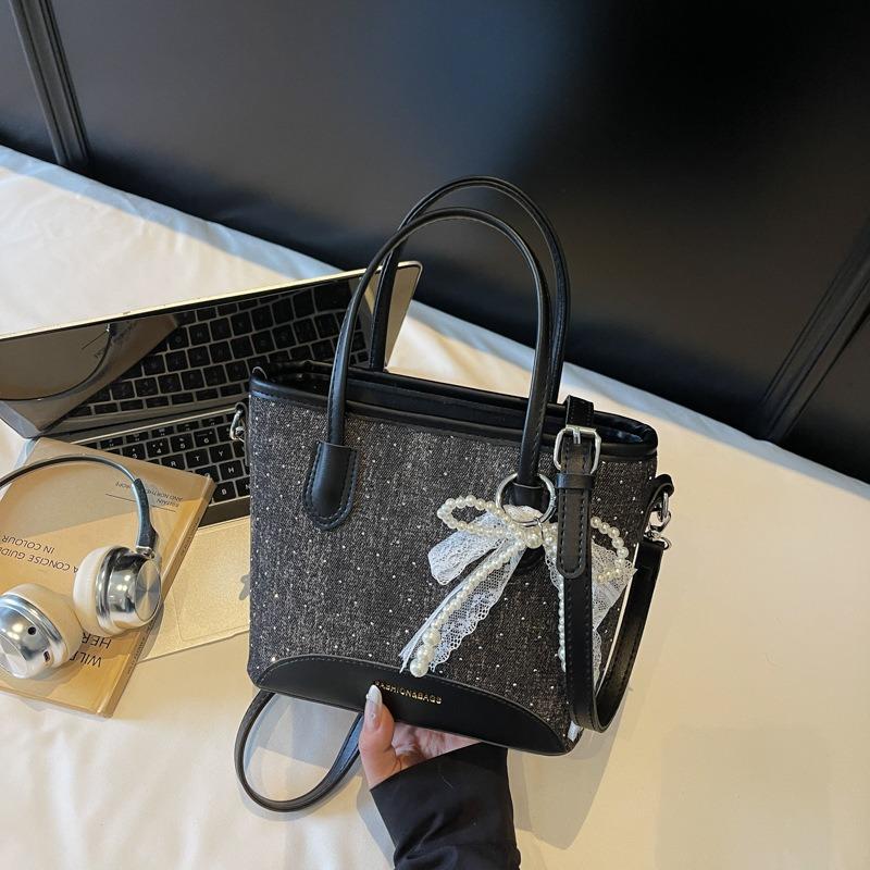 

High-end portable small bag women s new trendy and fashionable commuter bucket bag summer versatile messenger bag чорний