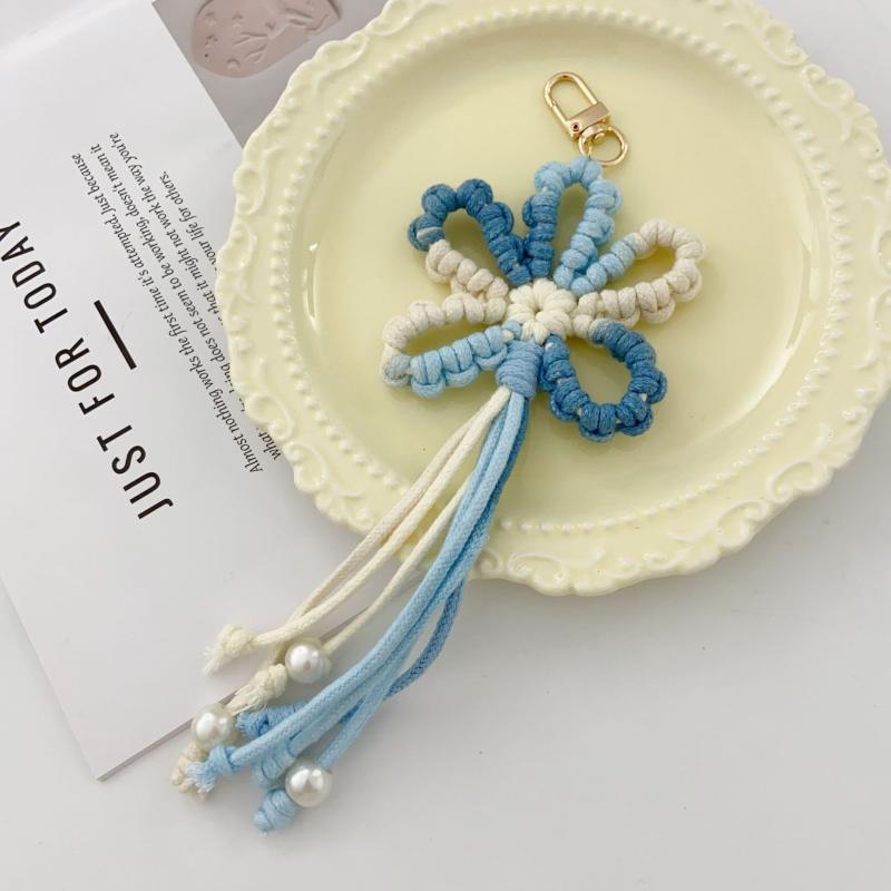 Pastoral Style Creative Colorful Hand-Woven Flower Tassels Keychain Creative Backpack Decoration Good Gift For Women Girls