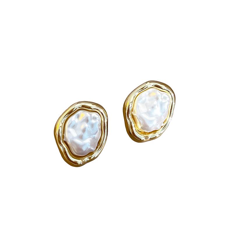 Korean Irregular Pearl Ear Cuff: Elegant Retro Stud Earrings