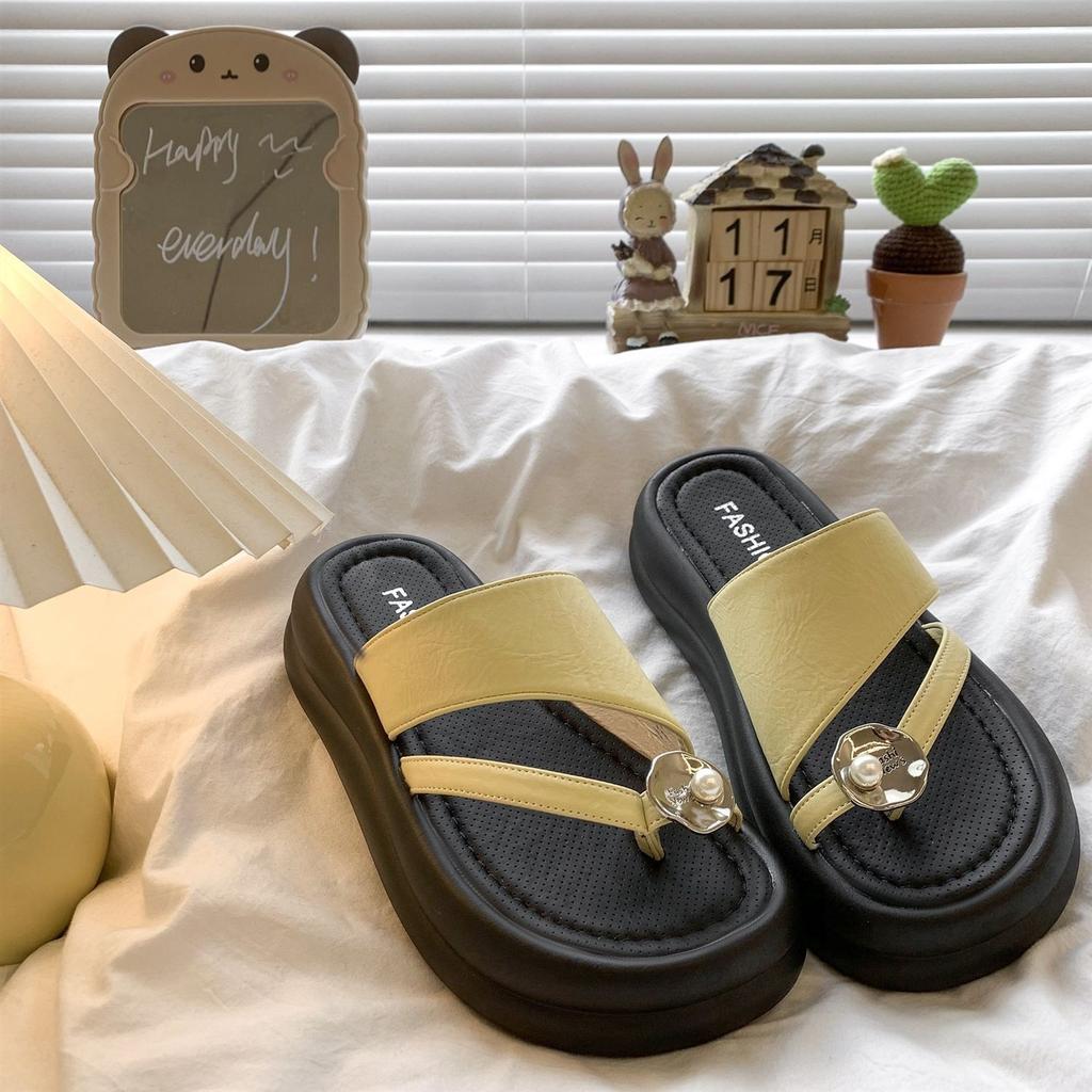 2025 summer new French rhinestone slippers with clip feet women wear soft soles fashionable versatile lazy shoes women