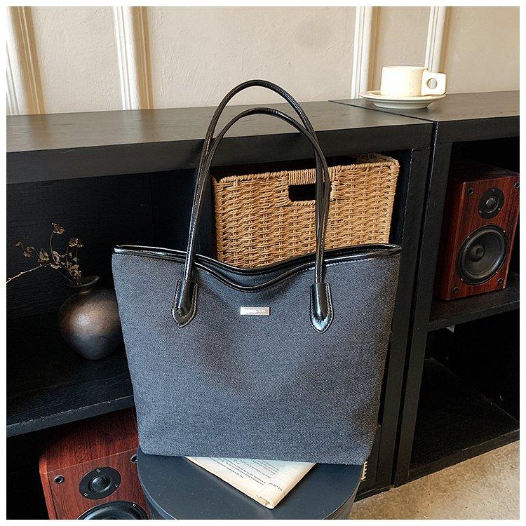 Handbag 2026 New Casual Simple Temperament Shoulder Bag Fashion Advanced Large Capacity Practical Tote Bag