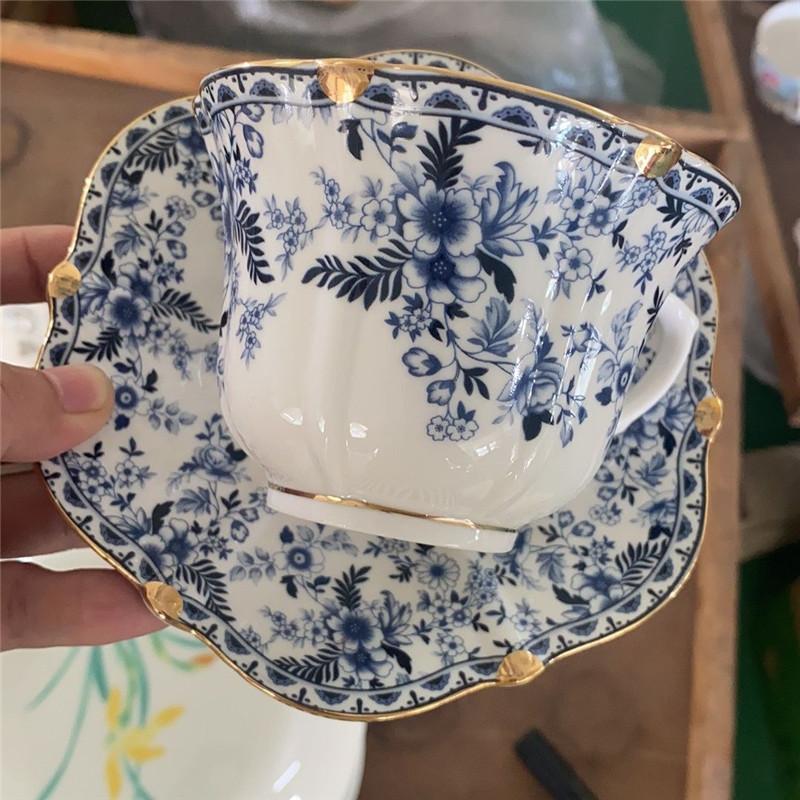 European Coffee Cup Saucer Set Flower Tea Cups Set Porcelain English Afernoon Tea Cup and Saucer Coffee Ceramic Cups Mugs Gift