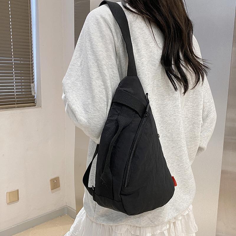New men's and women's solid color simple messenger bag casual fashion sports style shoulder bag outdoor travel chest bag