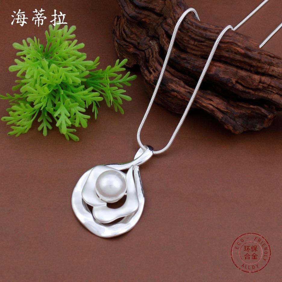 New Matte Hollow Pearl Inlaid Flower Long Pendant Women's Exaggerated Geometric Flower Long Necklace