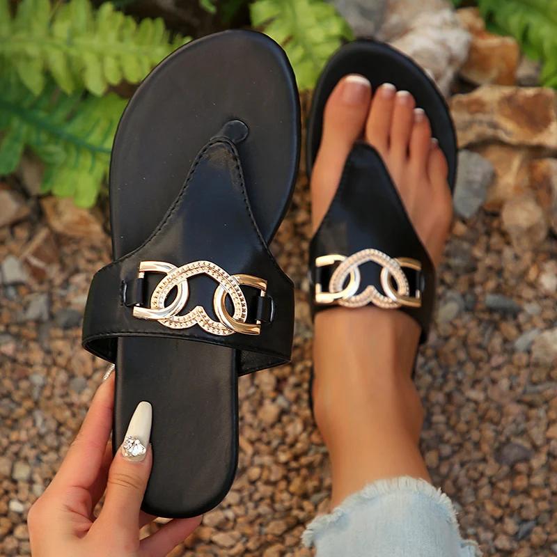 Fashion Fashion Metal Decor Summer Flip Flops for Women Lightweight Clip Toe Flat Sandals Woman Comfortable Non Slip Beach Slippers 2025