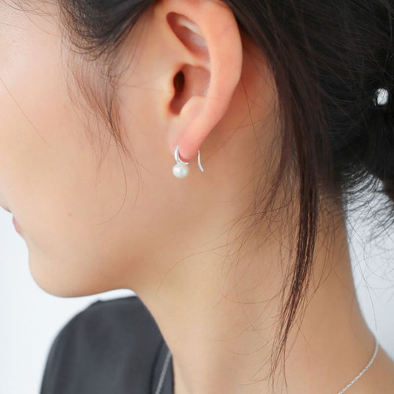 modernlike 14k gold-filled silver C open pearl earrings