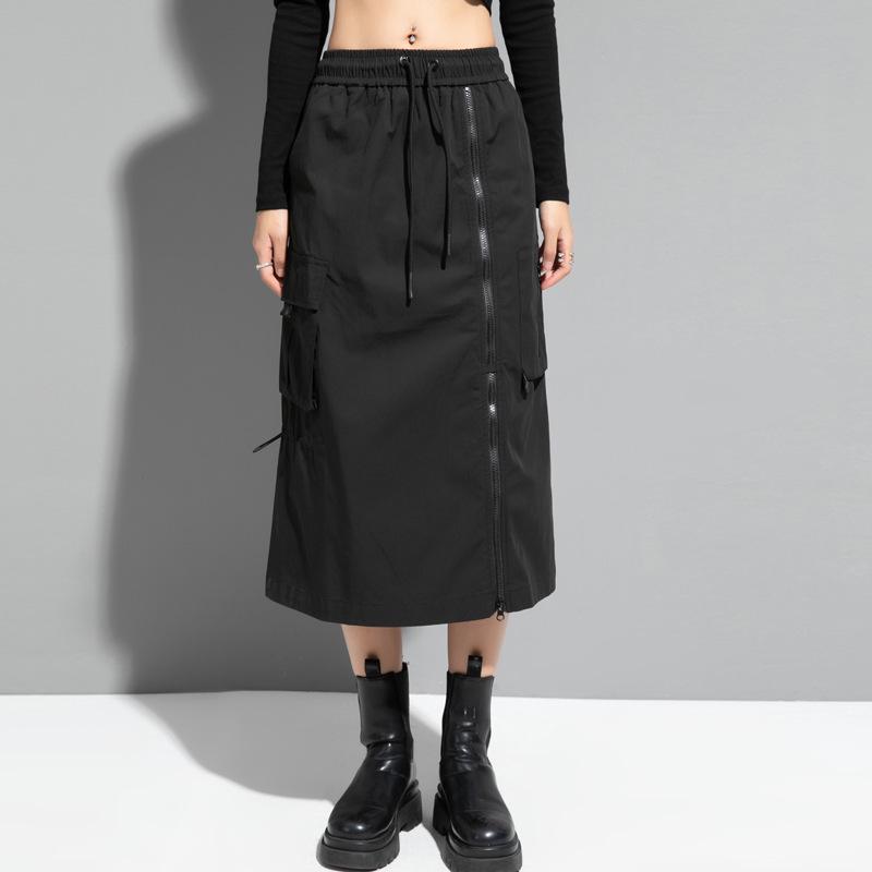 

Весенне-осенняя повседневная женская юбка на шнуровке с эластичной талией - Однотонная, средней длины, универсальная, стройнящая, европейский и американский тренд M (90-115 jin) чёрный