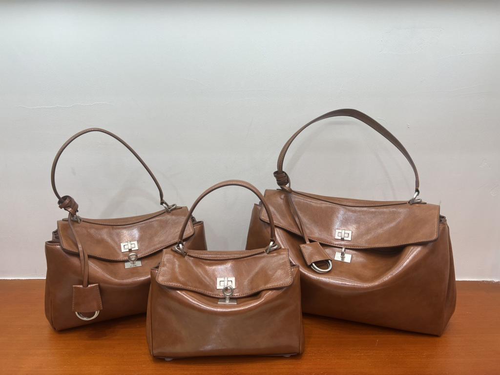 Modetrend Umhängetasche heiß verkaufte Damentasche geräumige Pendler-Tragetasche temperamentvolle vielseitige Handtasche