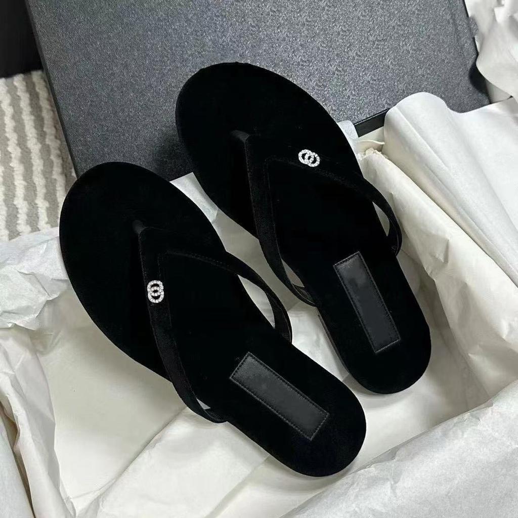 Flat bottom pearl pinch foot flip-flop sandals for women in summer, new with skirt, open-toed beach