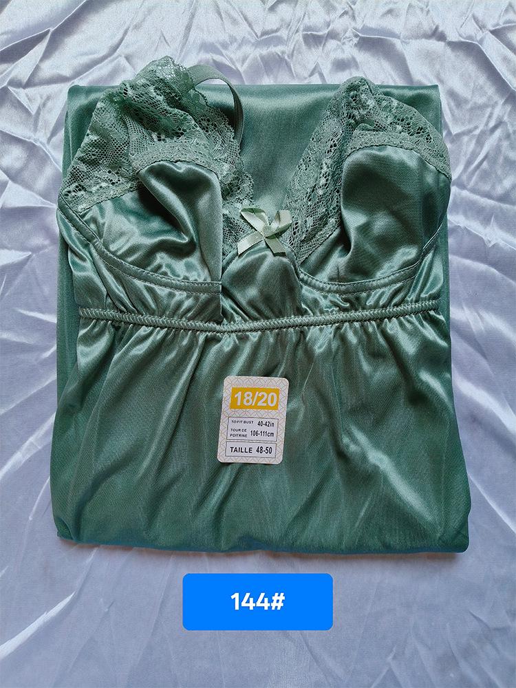 

Muslim Women s Dubai Nightgown Lace Slip Dress with Lace Trim Size 18-20