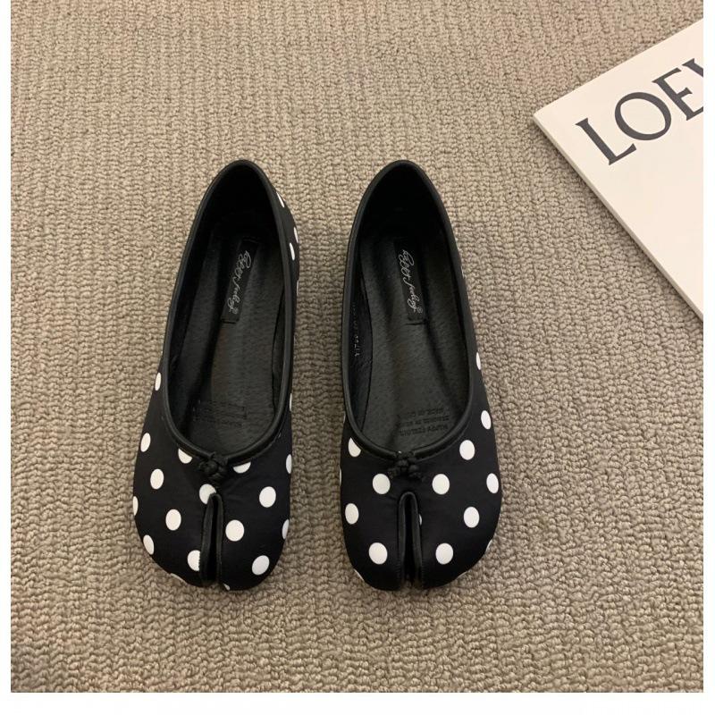 2025 nouveau printemps et été Chaussures Doudou chaussures pour femmes chaussures à bout carré pieds de porc orteils chaussures paresseuses chaussures fer à cheval plates chaussures simples chaussures d'automne