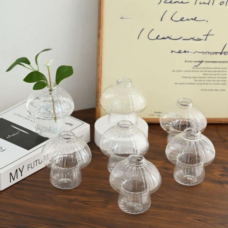 Mushroom Shaped Clear Plastic Vase Mini Desktop Hydroponic Planter for Small Flowers Gifts for Plant Lovers