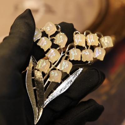 Classic Elegant Women Girls Fashion Lily of the Valley Flower Badges Pin Exquisite Lady Dazzle Floral Shining Brooch Jewelry