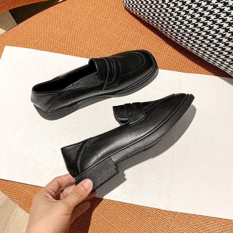 Yuexinwang echtes Leder flach für Huizhou Damenschuhe Traube Mutter gleiche kleine Lederschuhe schwarz Retro quadratische Zehenpartie Slipper dicke Sohle