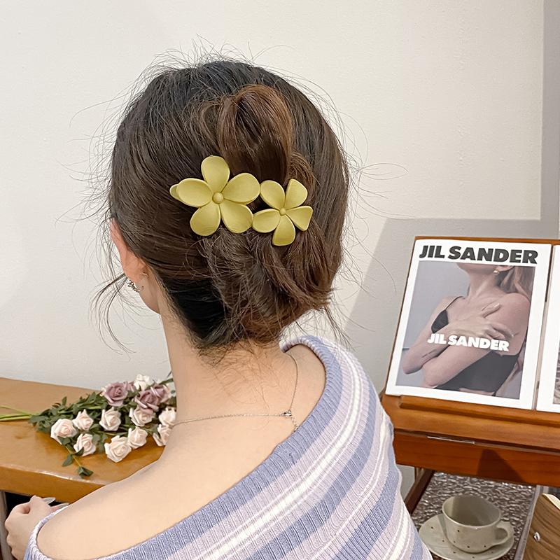 Frosted Flower Hairpin Women Acrylic Plastic Duckbill Claw Hair Clips Barrette Girls Hairpin Ponytail Hair Accessories