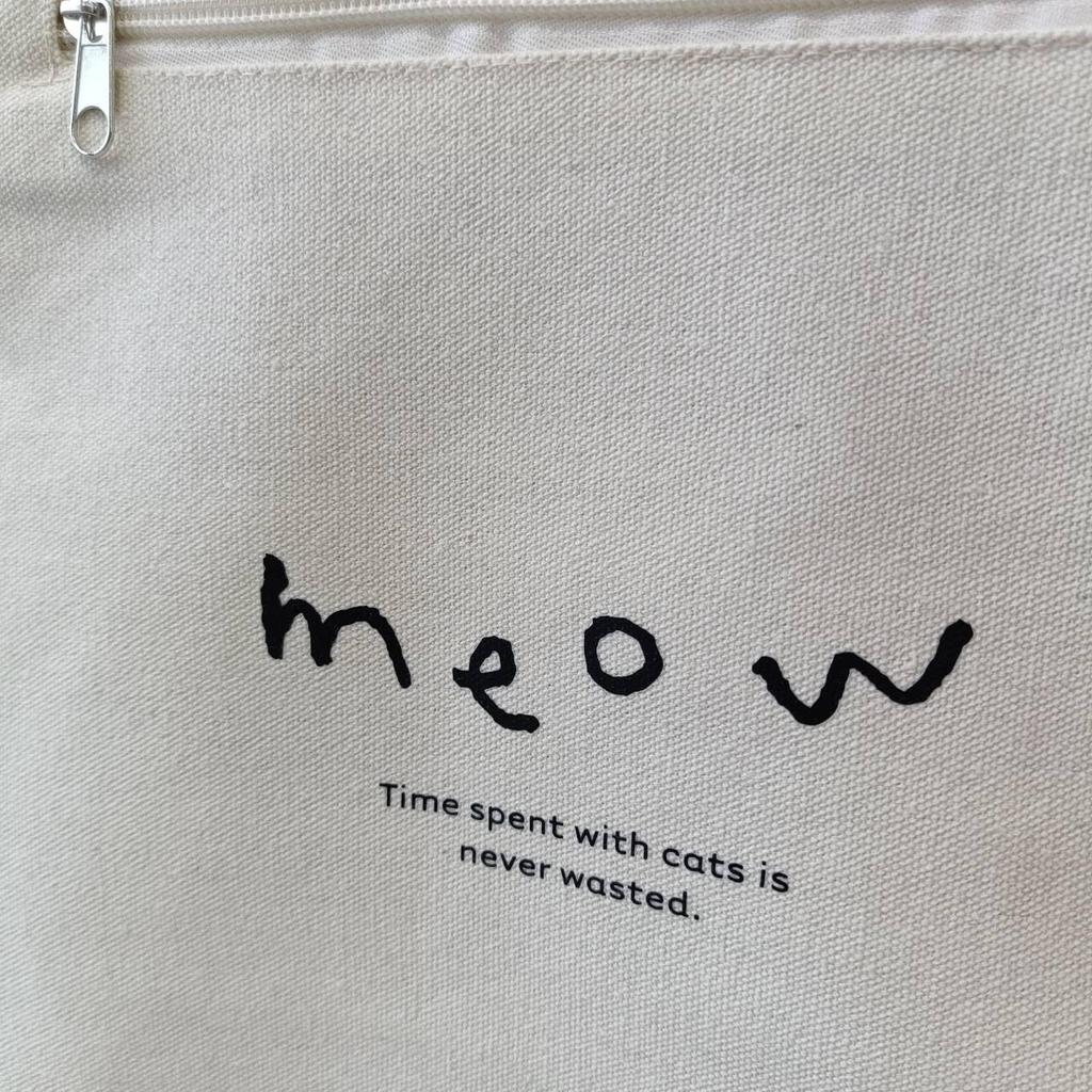 [Malve] NEUE Canvas-Tragetasche, A4-Format, Schlank, Leicht, Reißverschluss, Unisex, für Pendeln, Schule und den täglichen Gebrauch (KITTEN x Weiß)