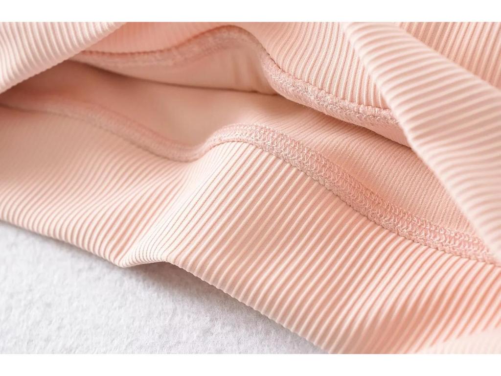 Women's Ribbed Long Sleeve Yoga Top with Chest Pads - Quick-Dry Crop