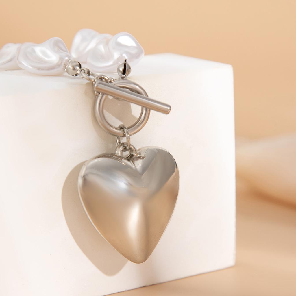 Fashion Love Hollow Pendant Collarbone Chain Simple Flat Beaded Pearl Necklace Set