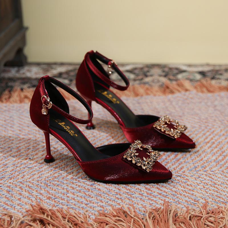 

Темперамент светская львица тонкий каблук атлас полые высокие каблуки летние rhinrhine-пряжка большой размер 41-43 40