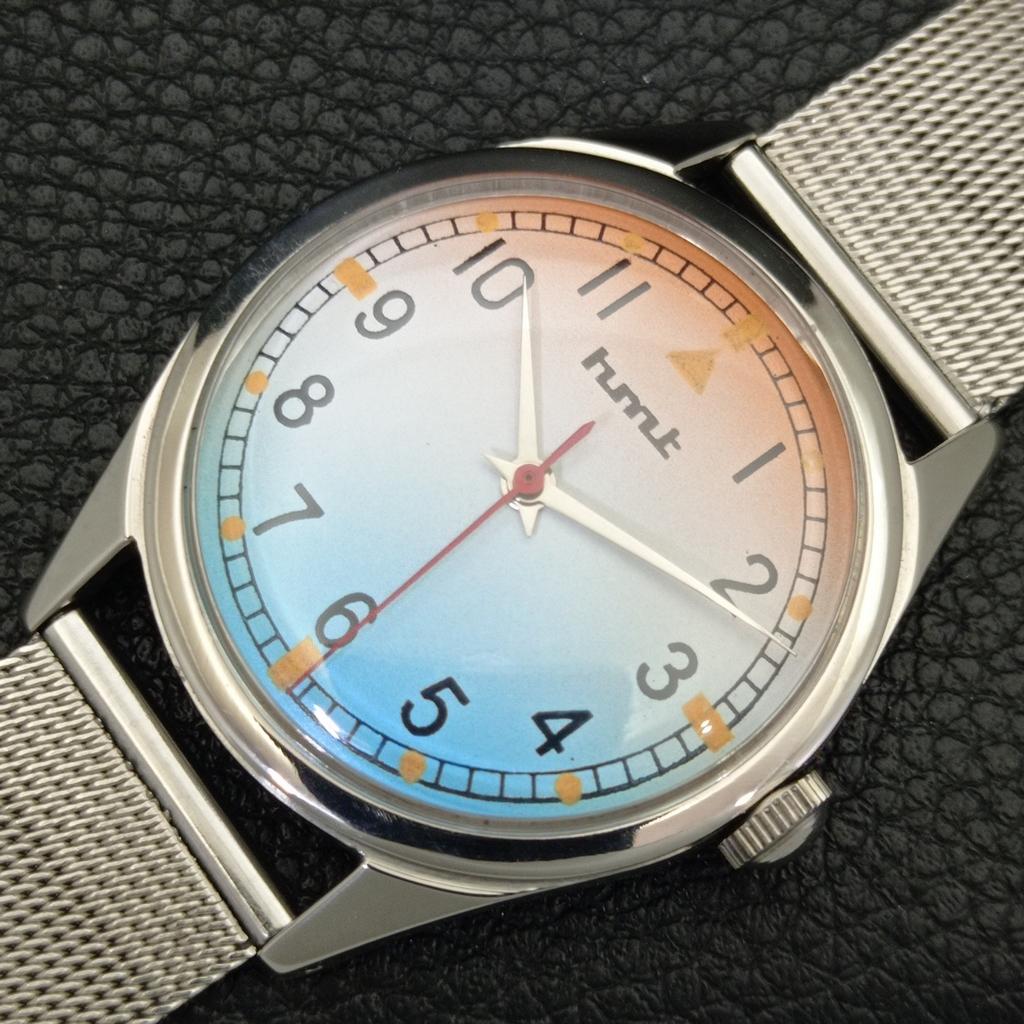 HMT HAND-WINDING INDIAN MENS VINTAGE WRIST WATCH A702824-1 R211-a702824