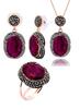 The Circle DOR125 Orecchini Da Donna A Goccia In Ottone E Rubino - Made In Italy, Lunghi 8,5 Cm