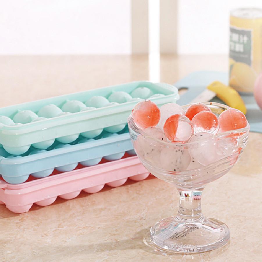 Creative Ice Cube Tray With Cover For Home Use And Party Drinks
