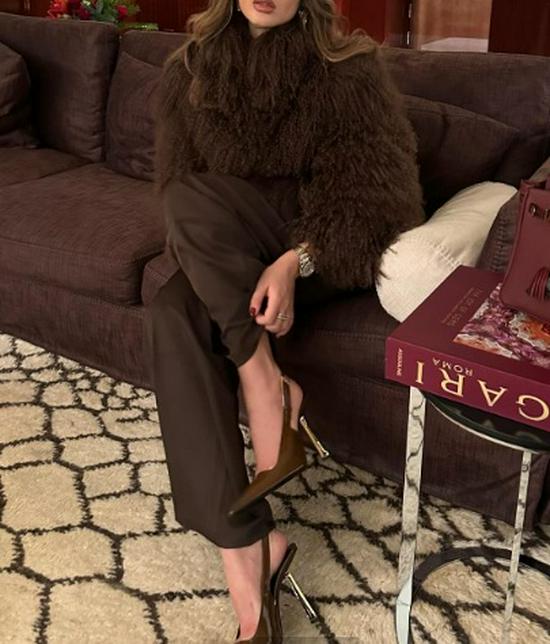 Available Now: 2024 Women's Fashion Solid Color Faux Fur Coat - Warm, Fuzzy, Long Sleeve Winter Outerwear.