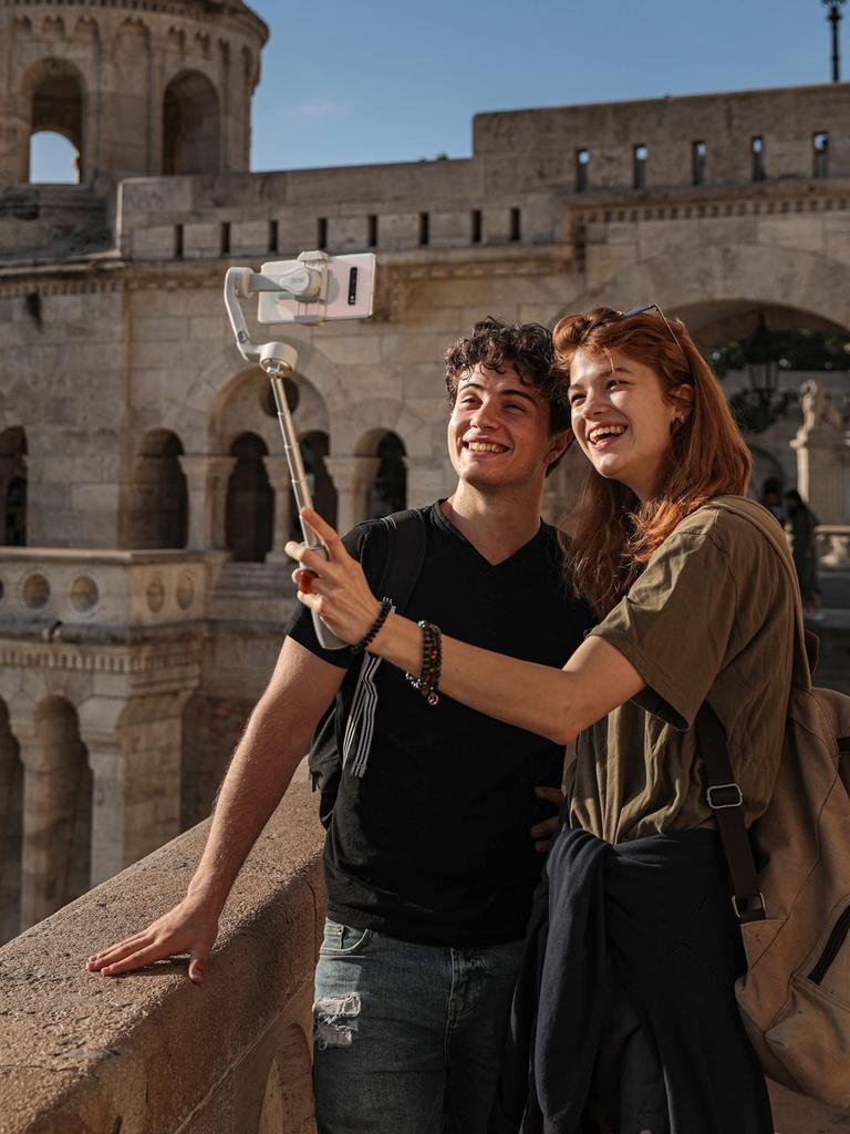 ZHIYUN SMOOTH Q4 Smartphone Gimbal with Image Extension and Mini Compatible with 3-Axis Stabilizer, Foldable, Stabilization, Built-in Rod, Portable,