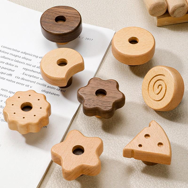 Solid Wood Cartoon Drawer Pull Knob for Children's Room