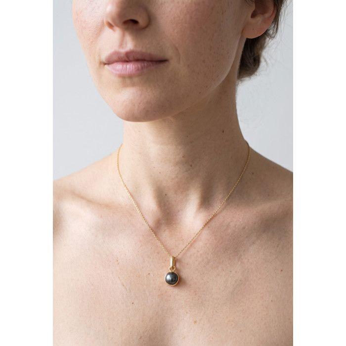 Pendentif - Pearls & Colors - Véritable Perle de Culture Noire 6-7 mm - Or Jaune 375/1000 - Chaîne 42 cm