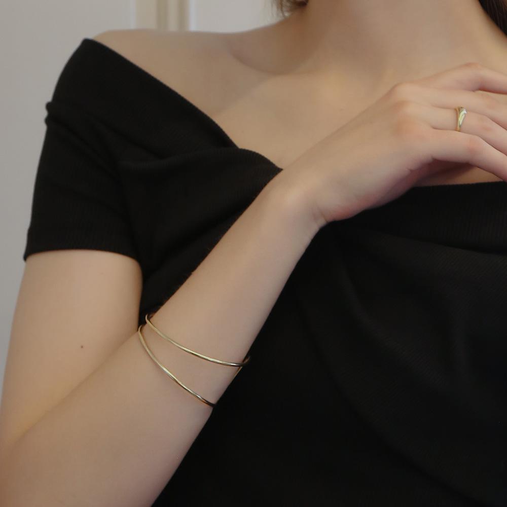 Dieuamour Orbi Open Bracelet
