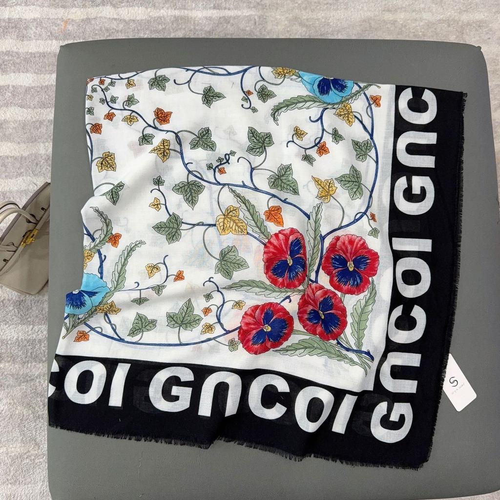 New 130cm large square scarf with beard dismantling and versatile fashion printing warm shawl scarf travel outside with beach towel women