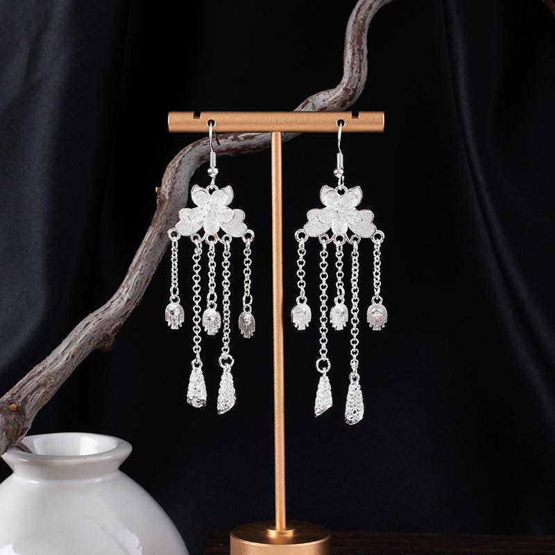 Ethnic Style Imitation Silver Earrings, Female Lotus Seed Lotus Tassel Fashion Versatile Earrings, Super Fairy Long Earrings, Attractions