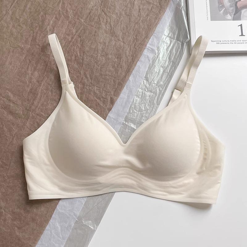 

Milk skin has no traces, big breasts show small breasts, gather soft support, close secondary breasts, no steel rings, latex bra cover, thin. m (70ab/75ab recommended) молочный белый