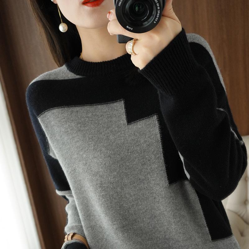 Autumn/Winter 100% Pure Wool Women's Loose Color Block Knit Sweater, Round Neck Base Layer Top
