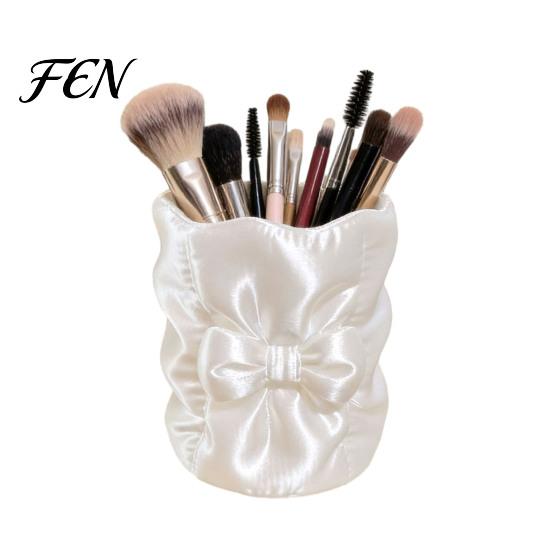 Eyebrow Brush Organizer 3D Printed Bow Makeup Holder, Large Capacity Beauty Tool Desktop Holder Desk Organizer, Bowknot Pencil Storage Container Cup
