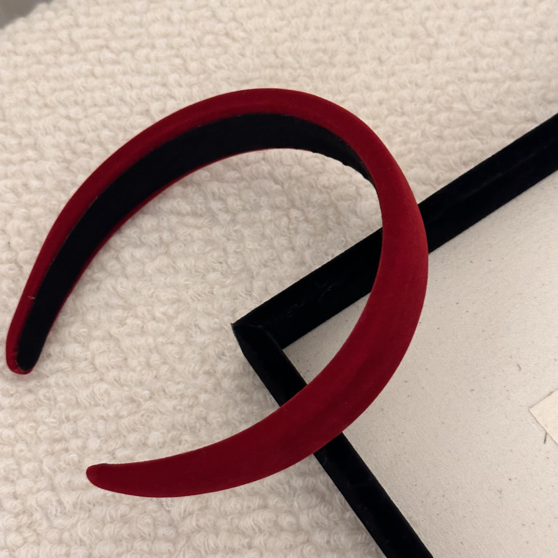 

Korean Matte Solid Color Non-Slip Headband for Girls - Wide Edge with Teeth Hair Tie