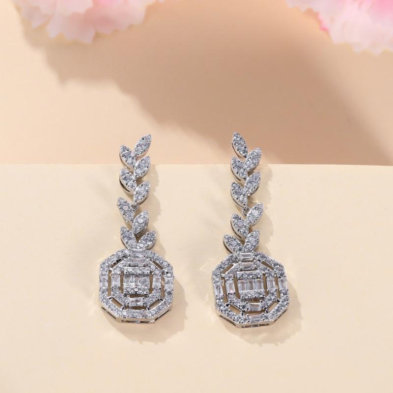 Eryun European and American earrings white K white diamond leaf fringe pendant stud earrings
