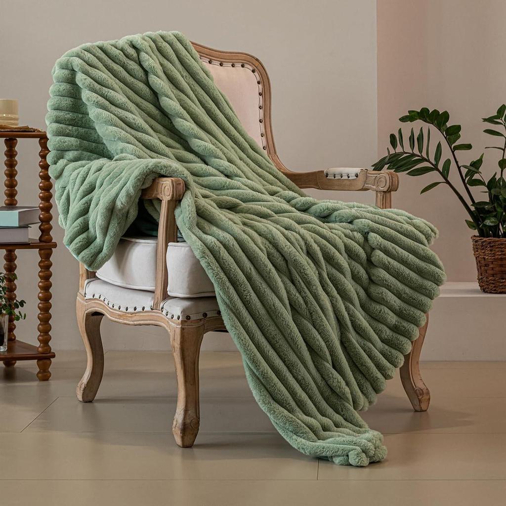 Double-Layer Super Soft Imitation Rabbit Fur Sofa Blanket